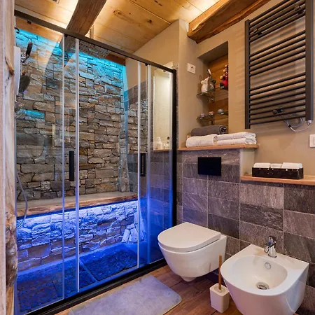 La Roccia - Casa Tatil Evi *